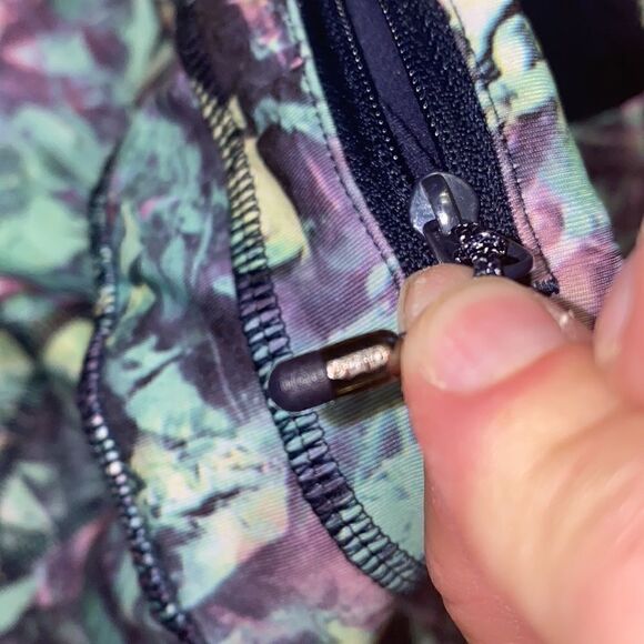 Lululemon capri tights workout pants multicolor size 6 - Picture 6 of 6